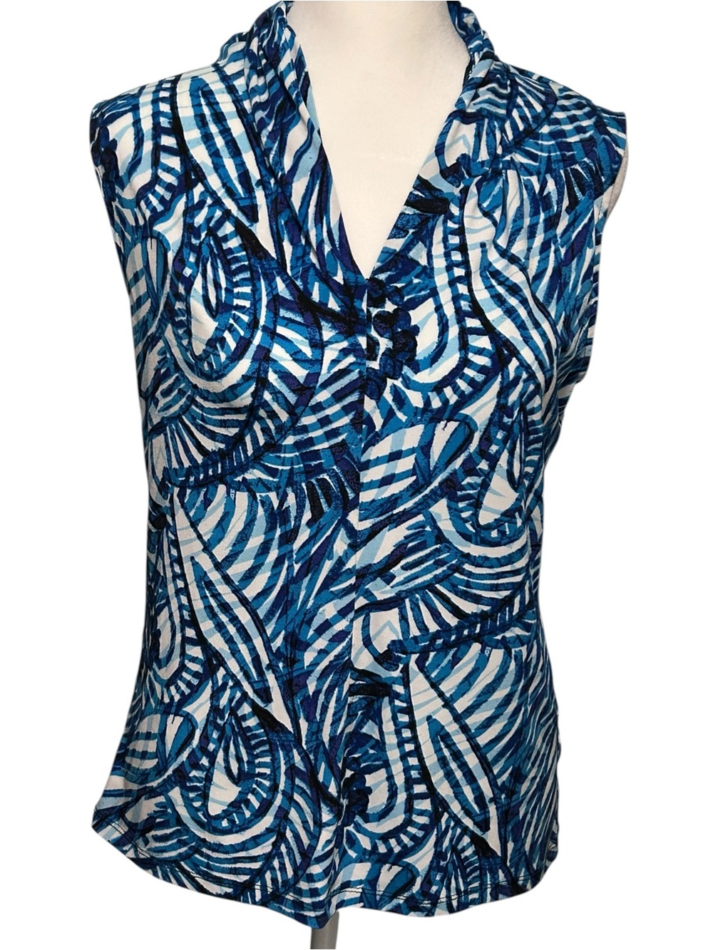 Le Suit Blue White Abstract Print Sleeveless Blouse